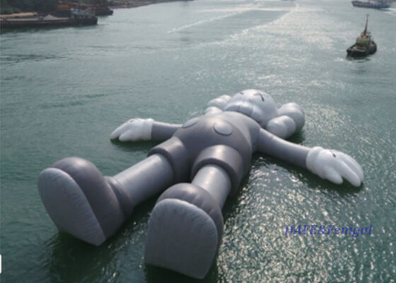 Personaje de dibujos animados de agua inflable gigante personalizable con estructura multicámara sellada para eventos frente al mar