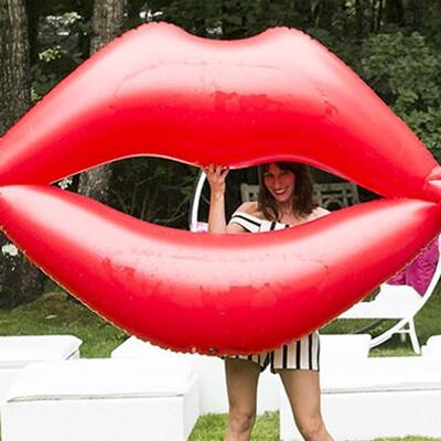 Réplica de labios rojos inflables de 2 m con tiras LED e IP65 a prueba de agua para marca de eventos